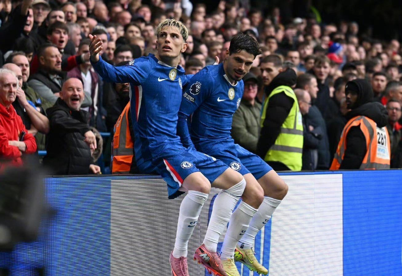 阿斯：皇马董事会仍信任阿隆索，但西超杯将是其未来关键之战（阿斯：皇马高层继续信任阿隆索，西超杯将成其前景关键考验）