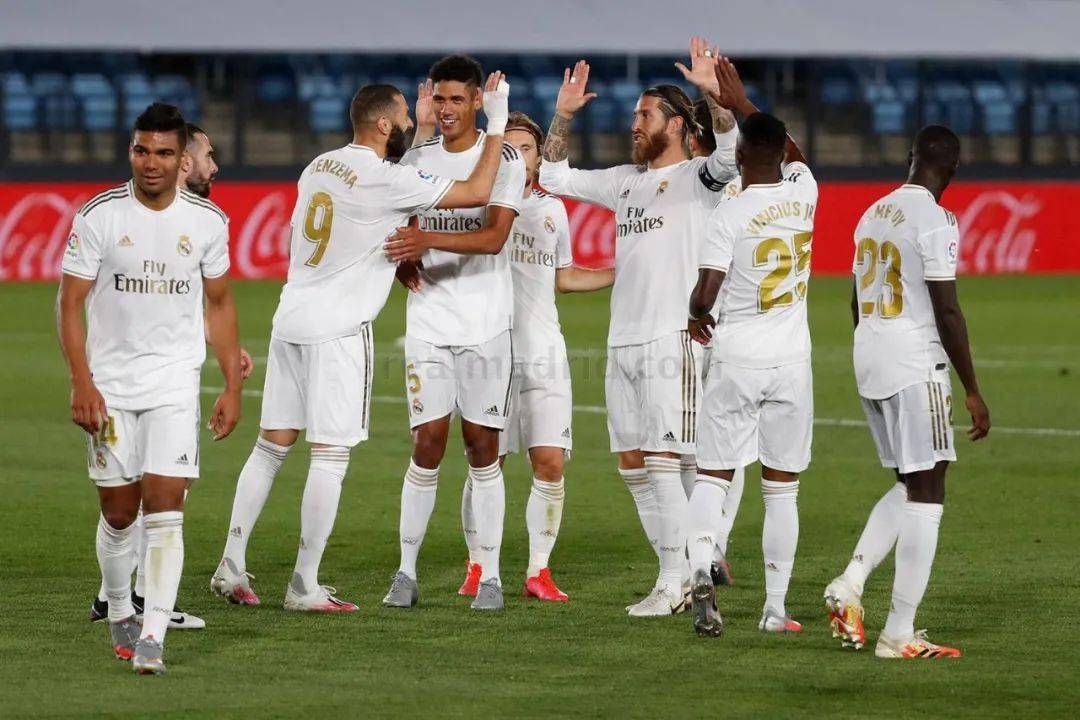 世欧预半场：内维斯双响，B费点射，葡萄牙5-1亚美尼亚（世欧预上半场：内维斯梅开二度，B费点射，葡萄牙5-1领先亚美尼亚）