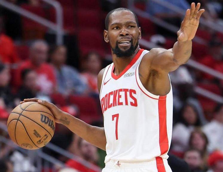 凯恩：英格兰队的新领袖是贝林厄姆、萨卡、格伊、赖斯和我（凯恩点名英格兰新一代领袖：贝林厄姆、萨卡、格伊、赖斯加上我）