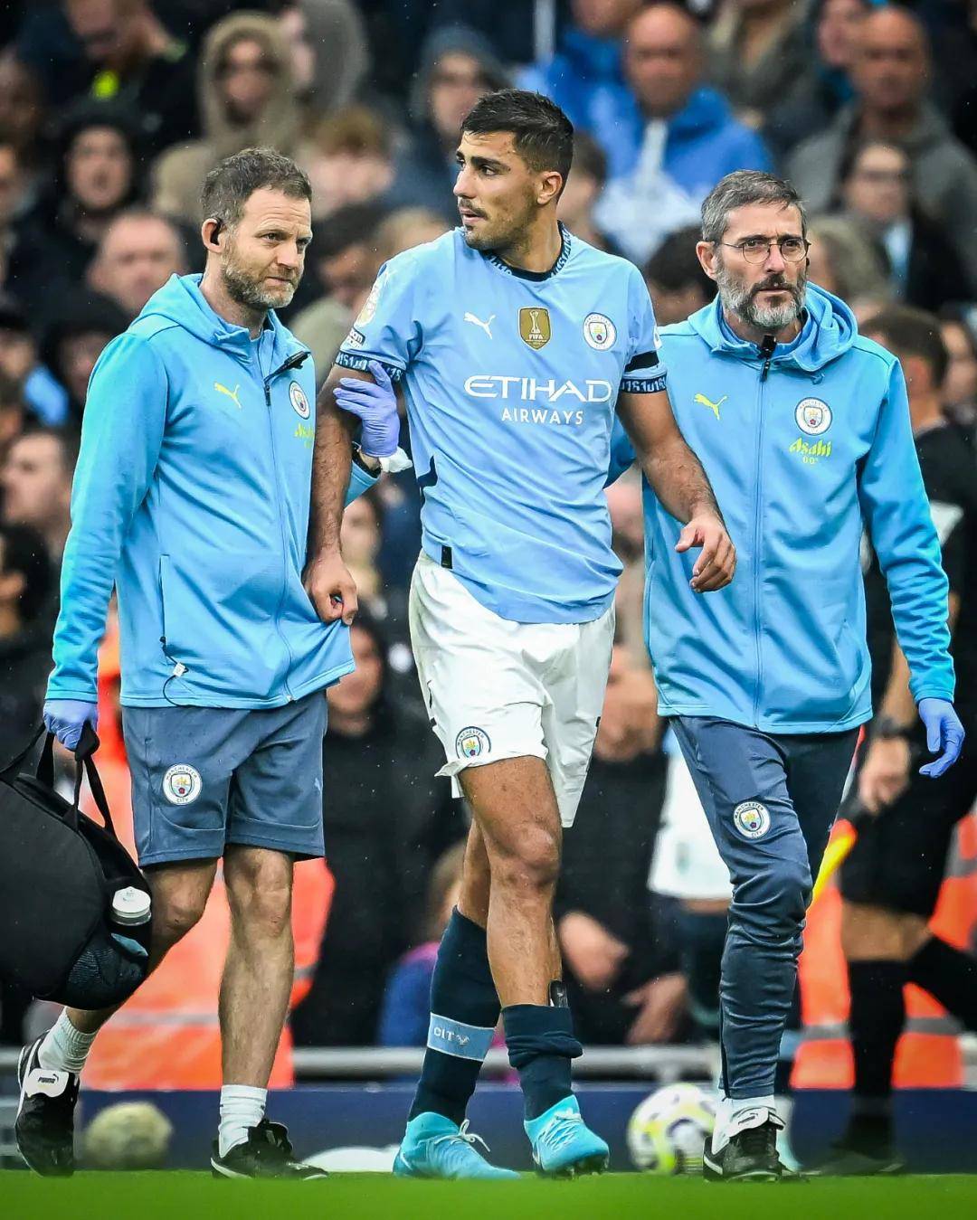 大四喜：姆巴佩vs奥林匹亚科斯个人集锦（姆巴佩上演大四喜：对阵奥林匹亚科斯个人精彩集锦）