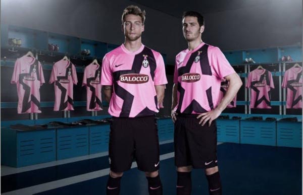 K联赛球队浦项铁人官方社媒账号发布公告称，球队中...（K联赛浦项铁人通过官方社媒发布通告：队内...）