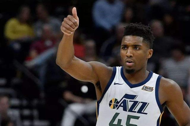 莱万：我对助攻感到高兴；球迷应该会满意我们的表现（莱万：为助攻感到欣喜，相信球迷会满意我们的发挥）