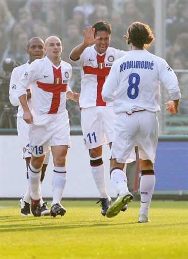 世体：特尔施特根还未参加球队合练，预计12月或1月初复出（世体：特尔施特根尚未随队合练，预计将于12月或明年1月初复出）