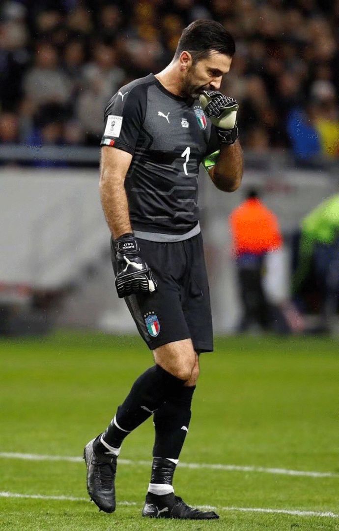 赫拉德-马丁：客战国米是生涯最佳比赛；选18号是因为阿尔巴（赫拉德-马丁：客场战国米乃生涯最佳一役；身披18号致敬阿尔巴）