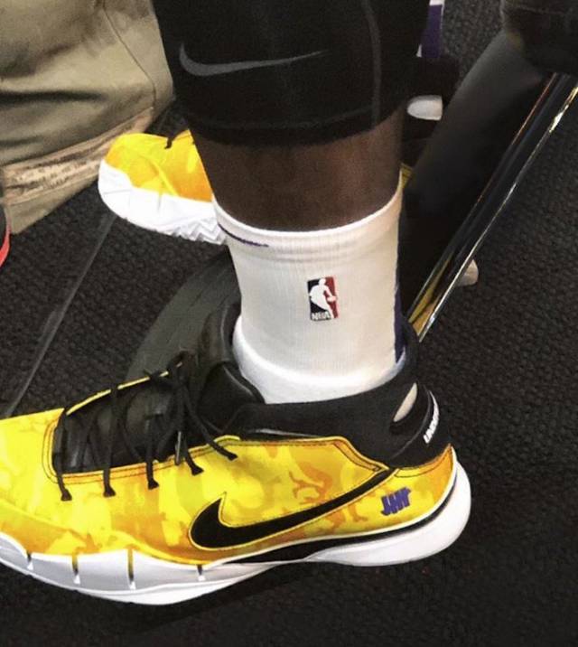 孔蒂：德佬说这是真正领袖带领下的胜利？总感觉是在说他自己（孔蒂质疑德佬称“真领袖带队取胜”：更像是在夸自己）