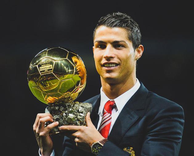 彻底放弃？阿贾克斯客战卡拉巴克首发：多名小将轮换登场（要放弃了？阿贾克斯客场对阵卡拉巴克首发：多名小将轮换亮相）