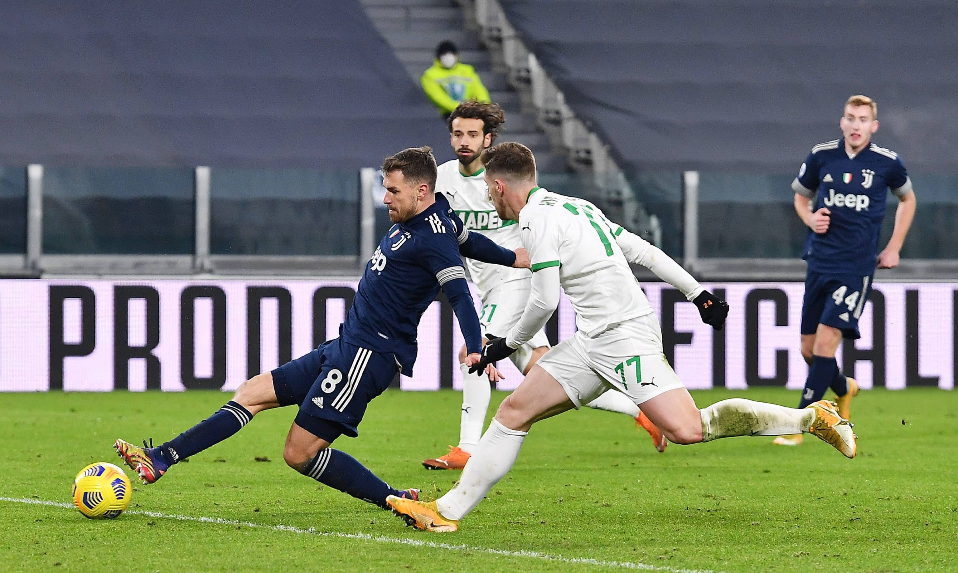 多特vs比利亚雷亚尔：阿德耶米、安塞尔米诺、帕尔特伊出战（多特对决比利亚雷亚尔：阿德耶米、安塞尔米诺、帕尔特伊将登场）