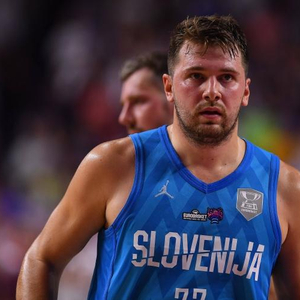 出战4场完成3场零封+两度扑点，迈尼昂当选米兰11月最佳球员（4战3零封两次扑点，迈尼昂荣膺米兰11月最佳）