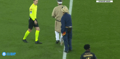 意媒：黄潜考虑买断那不勒斯租将拉法-马林，皇马握有回购权（意媒：比利亚雷亚尔欲买断那不勒斯租借的拉法-马林，皇马仍握有回购权）