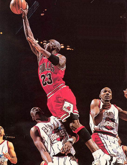 博洛尼亚vs克雷莫内塞：奥尔索利尼、胡安-米兰达首发，瓦尔迪、奥代罗出战（博洛尼亚对阵克雷莫内塞：奥尔索利尼、胡安-米兰达首发，瓦尔迪与奥代罗登场）